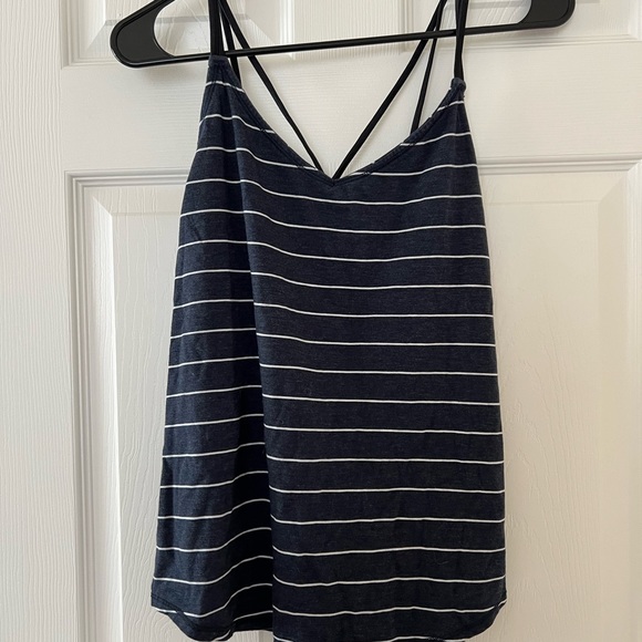 Lululemon bundle of leggings and tops - Picture 7 of 9